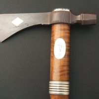 barker_axe_3